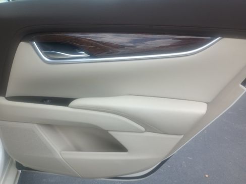 Used 2014 Cadillac XTS Luxury w/ Driver Awareness Package FWD image 29