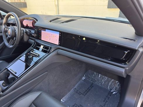 Used 2025 Porsche Panamera w/ Premium Package RWD image 15