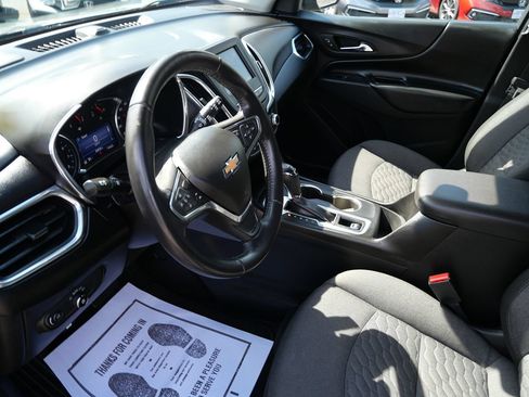 Used 2019 Chevrolet Equinox LT w/ Driver Convenience Package AWD/4WD image 12