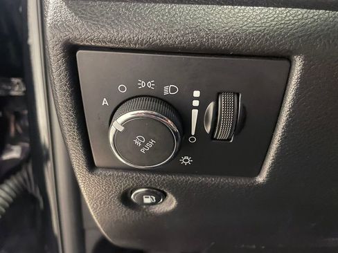 Used 2020 Jeep Grand Cherokee Limited w/ Luxury Group II AWD/4WD image 32