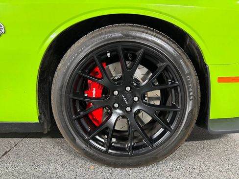 Used 2015 Dodge Challenger SRT Hellcat RWD image 5