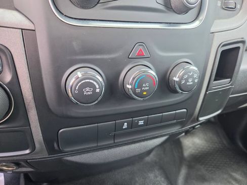 Used 2018 RAM 1500 Express RWD image 25