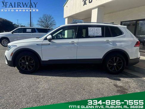 Used 2024 Volkswagen Tiguan SE image 9