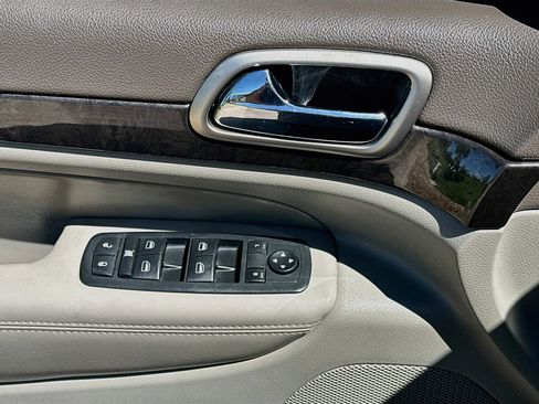 Used 2011 Jeep Grand Cherokee Laredo AWD/4WD image 15