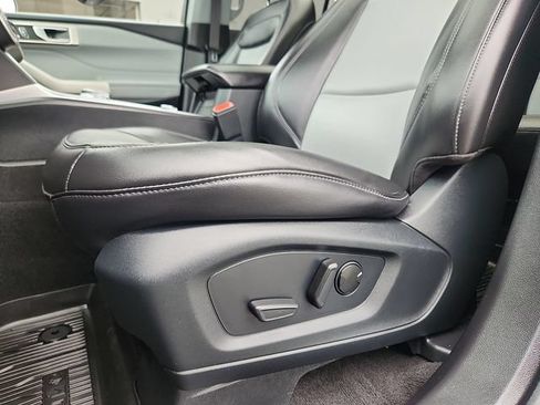 Certified 2023 Ford Explorer XLT w/ Equipment Group 202A AWD/4WD image 23