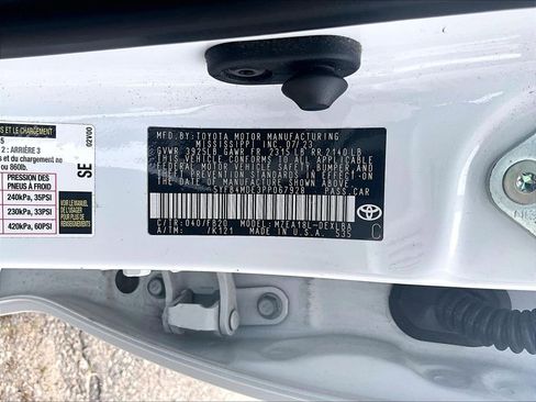 Used 2023 Toyota Corolla LE FWD image 9