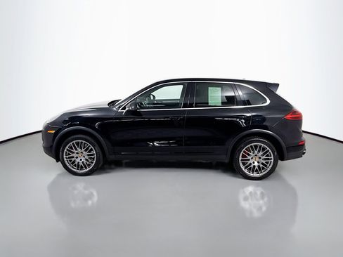 Used 2016 Porsche Cayenne Turbo AWD/4WD image 2
