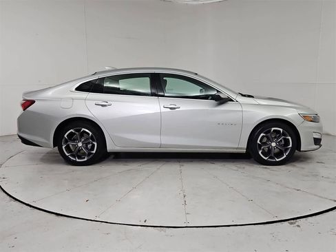 Used 2022 Chevrolet Malibu LT image 7