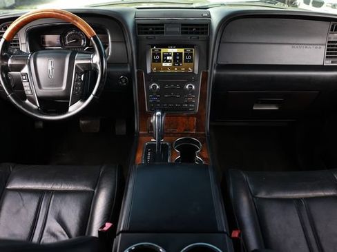 Used 2016 Lincoln Navigator Select RWD image 2