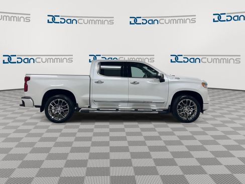 Used 2025 Chevrolet Silverado 1500 High Country w/ Technology Package image 9