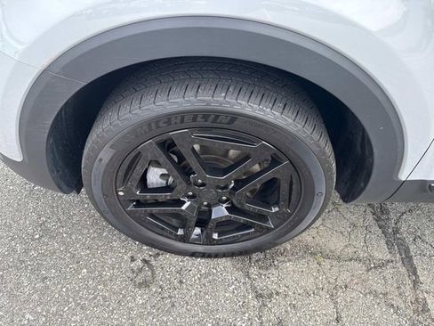 Used 2025 Kia Telluride EX X-Line image 12