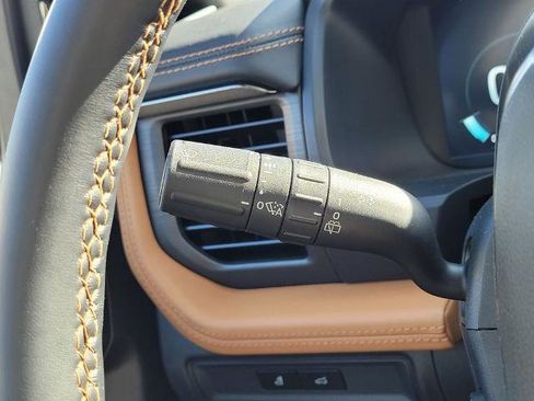 New 2024 Ford Expedition Platinum image 19