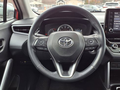 Certified 2022 Toyota Corolla Cross LE w/ Moonroof Package image 19