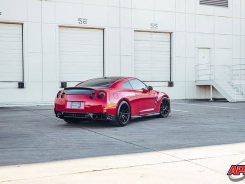 Used 2014 Nissan GT-R Premium image 54