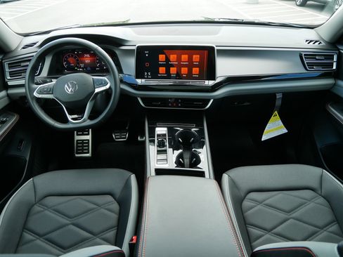 Certified 2025 Volkswagen Atlas Peak Edition SE image 10