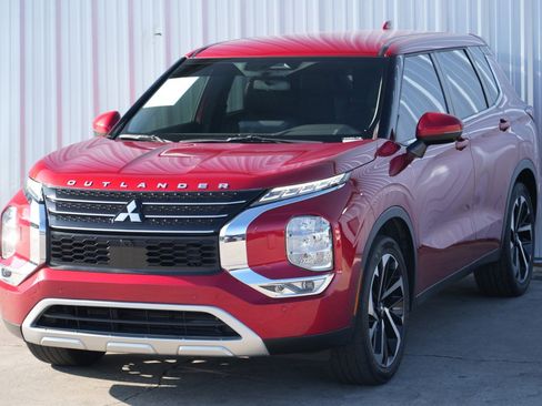 Used 2022 Mitsubishi Outlander SE image 44