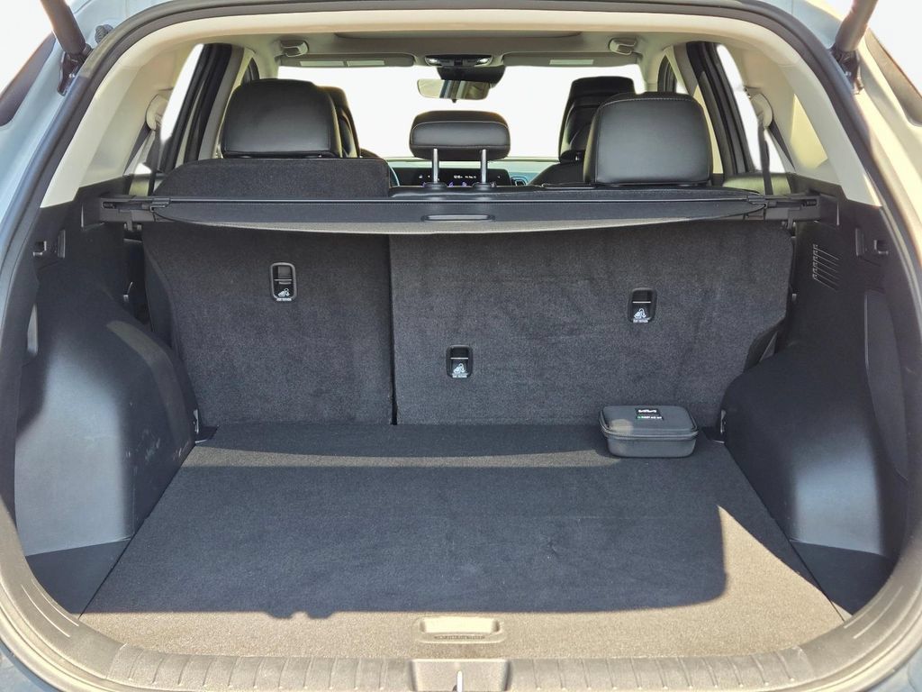 Used 2025 Kia Sportage SX FWD image 8