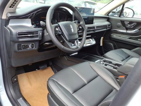 New 2025 Lincoln Corsair AWD image 12