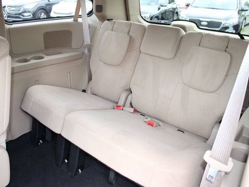 Used 2013 Dodge Grand Caravan SE FWD image 18