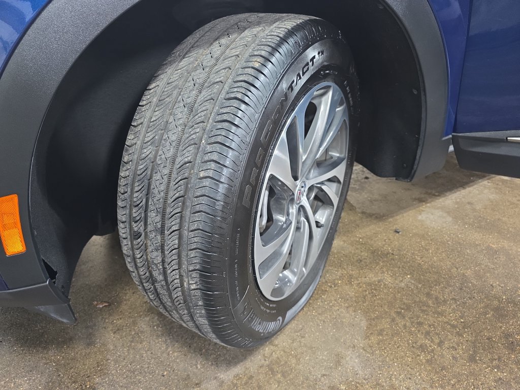 Used 2023 Buick Envision Essence AWD/4WD image 30