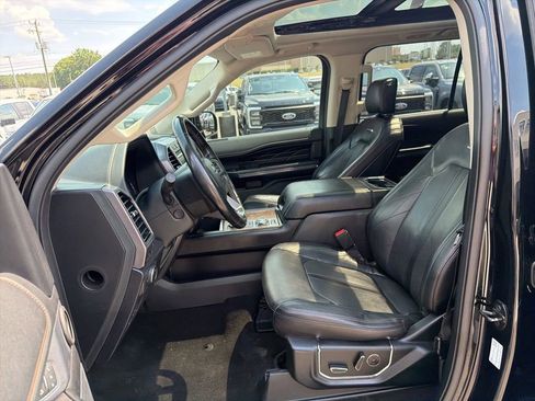 Used 2018 Ford Expedition Platinum AWD/4WD image 9