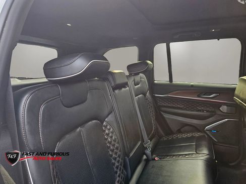 Used 2022 Jeep Grand Cherokee Summit w/ Luxury Tech Group V AWD/4WD image 13