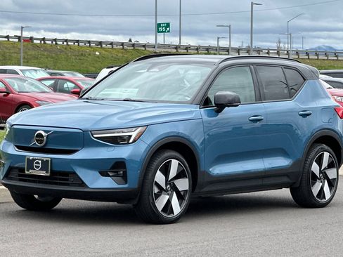 Used 2023 Volvo XC40 Recharge Ultimate image 7