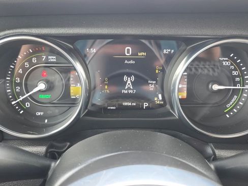 Used 2023 Jeep Wrangler Unlimited Sahara w/ Cold Weather Group AWD/4WD image 17