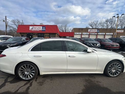Used 2022 Mercedes-Benz S 500 4MATIC w/ AMG Line Package image 4