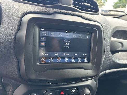 Used 2020 Jeep Renegade Latitude w/ Cold Weather Group AWD/4WD image 13