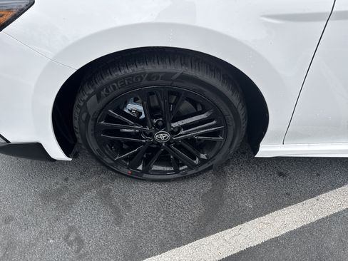 New 2025 Toyota Camry SE w/ Convenience Package FWD image 9