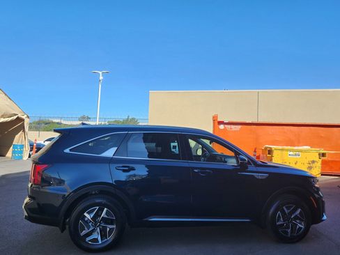 Used 2023 Kia Sorento EX image 32