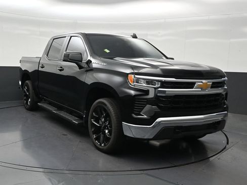 Used 2024 Chevrolet Silverado 1500 LT AWD/4WD image 8