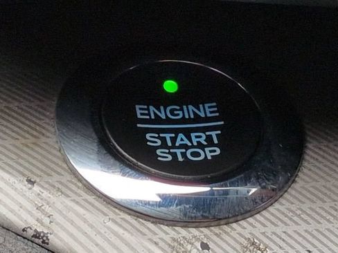 Used 2020 Ford Explorer XLT w/ Equipment Group 202A AWD/4WD image 35