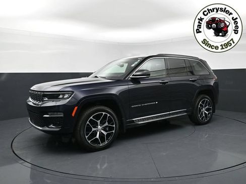 Used 2024 Jeep Grand Cherokee Summit AWD/4WD image 2