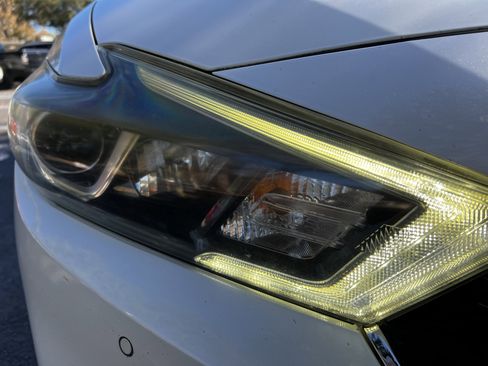 Used 2017 Nissan Maxima Platinum image 12