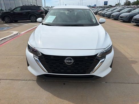 Used 2024 Nissan Sentra SV FWD image 8