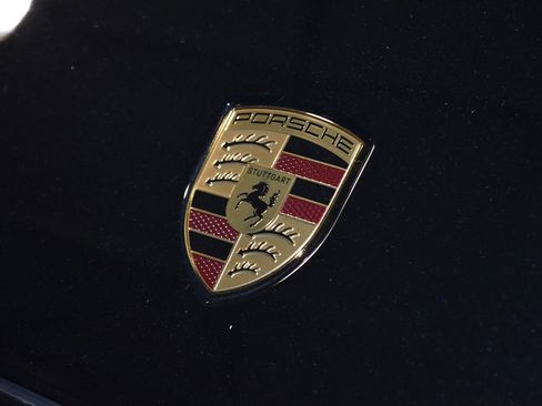 Certified 2025 Porsche Cayenne image 28