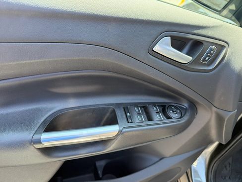 Used 2017 Ford Escape SE w/ Equipment Group 201A FWD image 31