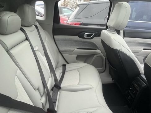 Used 2022 Jeep Compass Latitude w/ Sun and Sound Group image 8