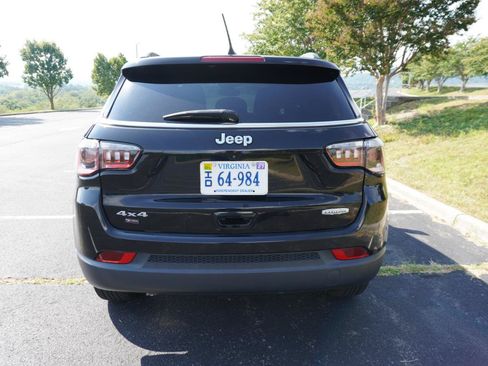 Used 2023 Jeep Compass Latitude w/ Convenience Group AWD/4WD image 11
