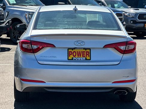 Used 2015 Hyundai Sonata SE w/ Option Group 02 FWD image 5