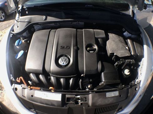 Used 2013 Volkswagen Beetle 2.5 image 11