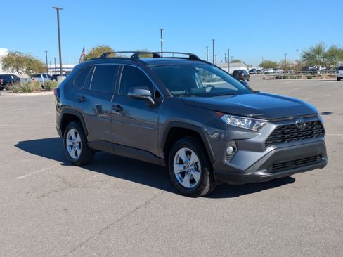 Used 2021 Toyota RAV4 XLE image 7