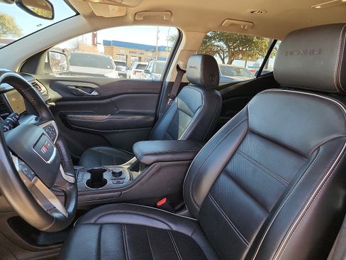 Used 2023 GMC Acadia Denali image 12