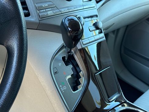 Used 2009 Toyota Venza image 16