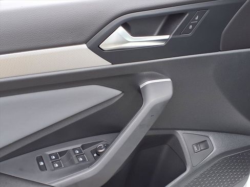 New 2026 Volkswagen Jetta SE image 12