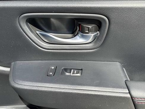 Certified 2025 Honda Pilot Black Edition image 15