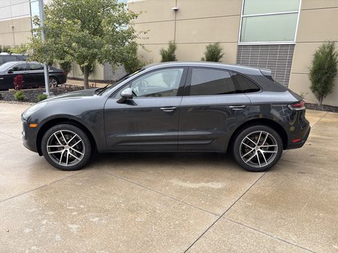 Used 2024 Porsche Macan image 7