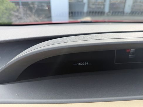 Used 2016 Toyota Prius Four image 3